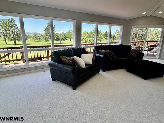 4th image of 1202 Meadowlark Dr
