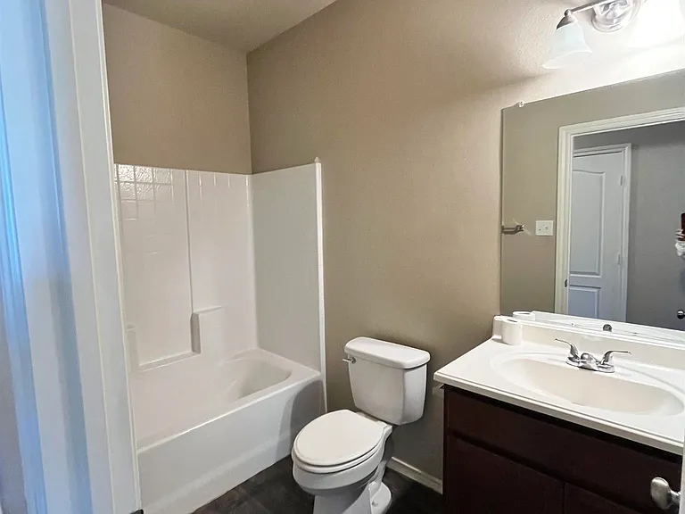 5816 Deauville St — Photo 16