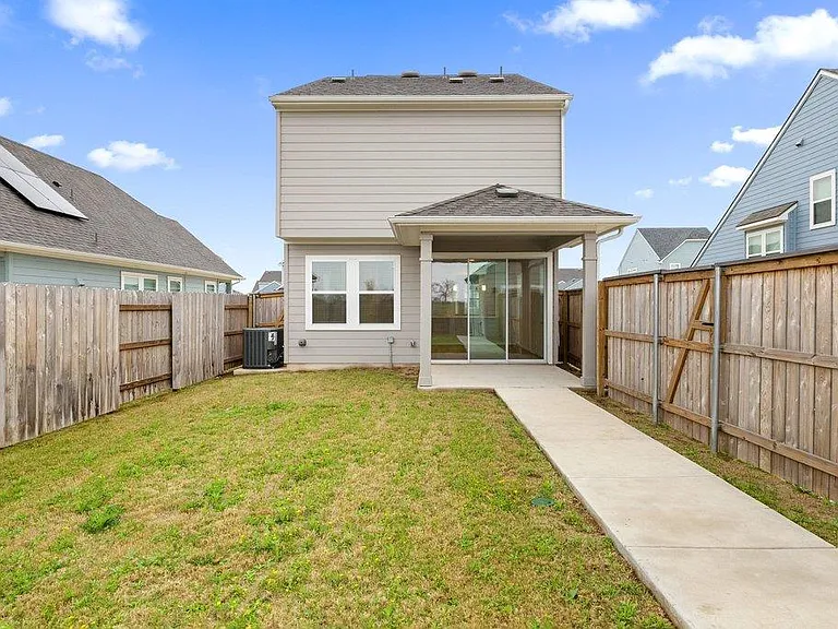 303 Elm Branch Trl — Photo 34