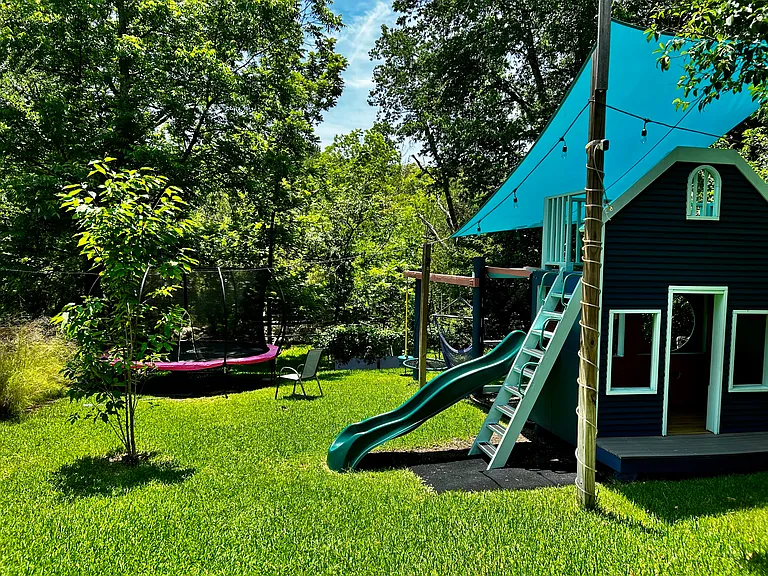 3203 Loyola Ln — Photo 4
