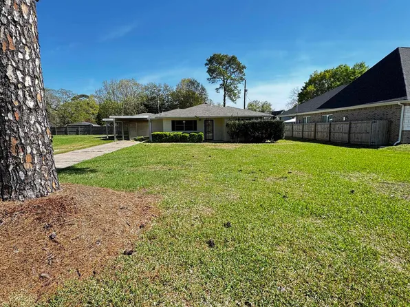 2417 8th St, Port Neches, TX 77651