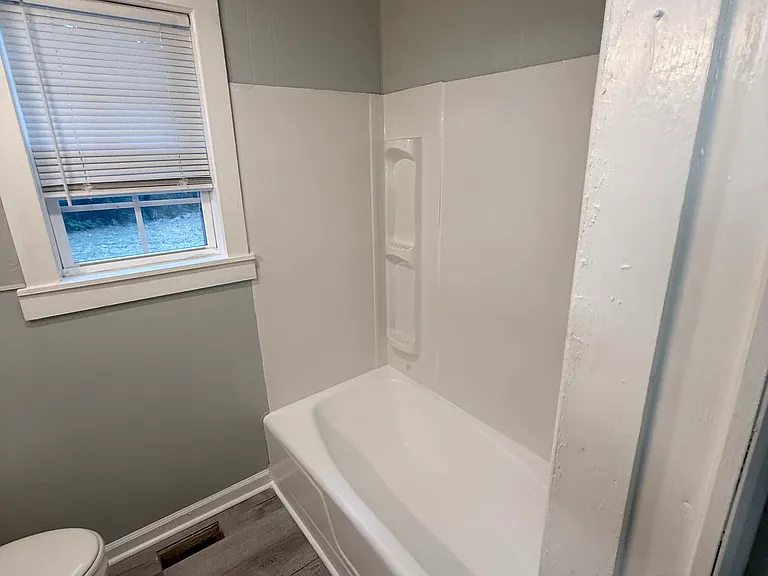 5609 Hollytree Dr — Photo 14