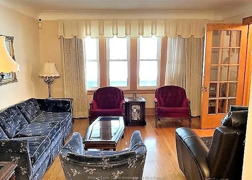 3 bed, $2,350 — Photo 3
