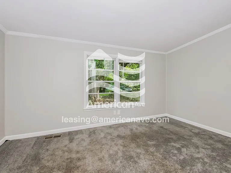 865591_012_wm_-_bedroom_12936505.jpg