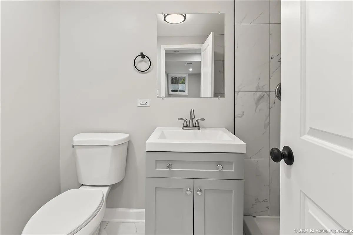 4 bed, 1628 sqft, $3,820 — Photo 3