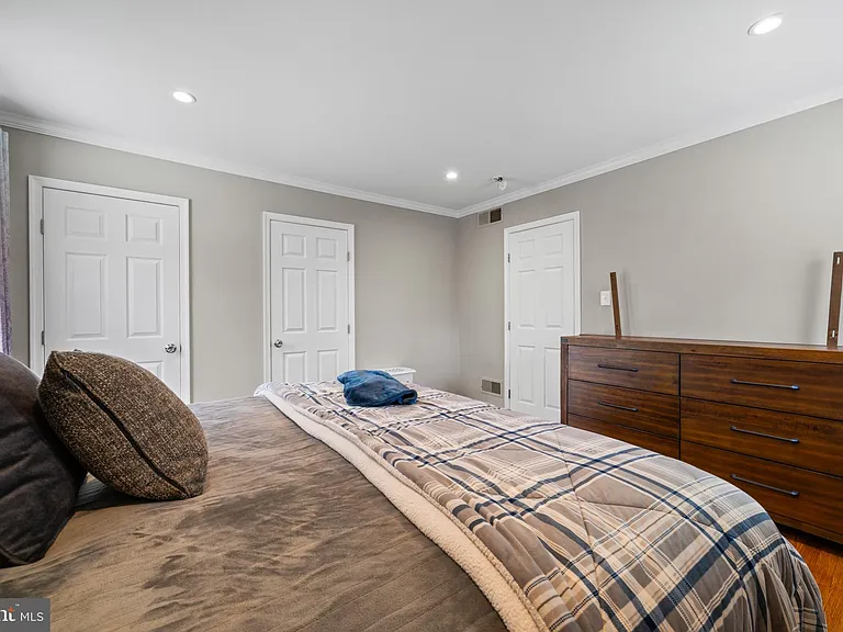 1216 Haines Ave — Photo 13