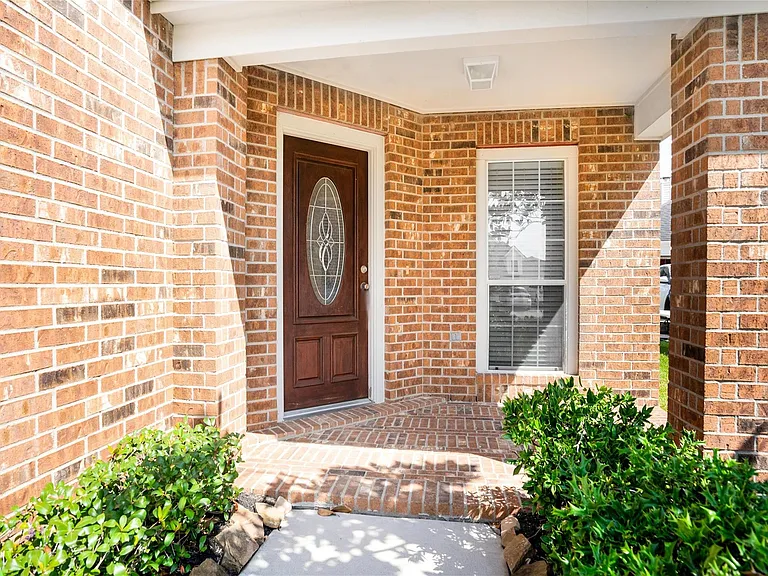 6214 Southcott Ct — Photo 2
