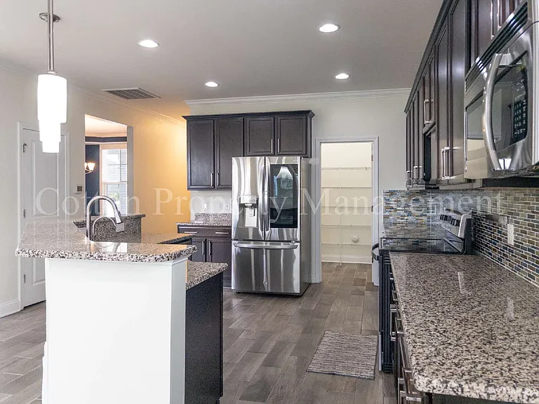 7445 Darius Dr — Photo 12