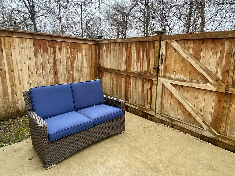 1021 Livingstone Ln — Photo 29
