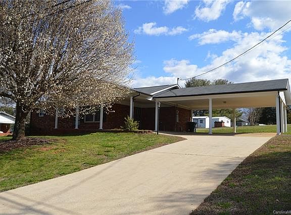 2nd image of 3082 Wilkesboro Hwy