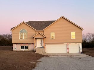 325 NE 51st Rd, Warrensburg, MO 64093