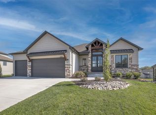 1124 Hummingbird Ct, Greenwood, MO 64034