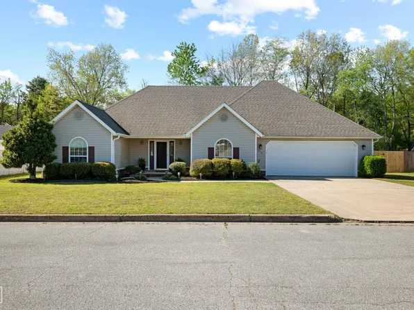 1810 Cypress St, Paragould, AR 72450