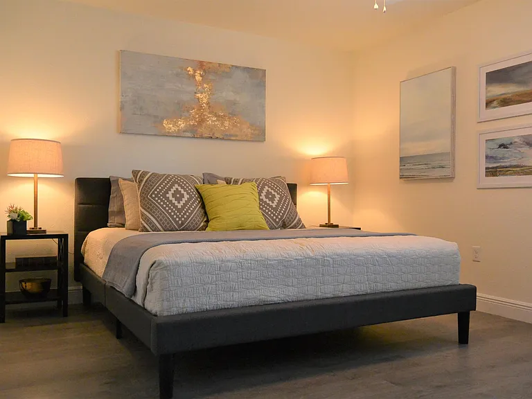 Innovo Living on Sunrise — Photo 8