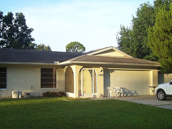 2nd image of 1089 Great Falls Ave