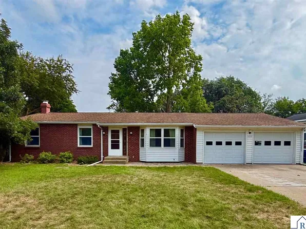 1833 Crestview Dr, New Ulm, MN 56073