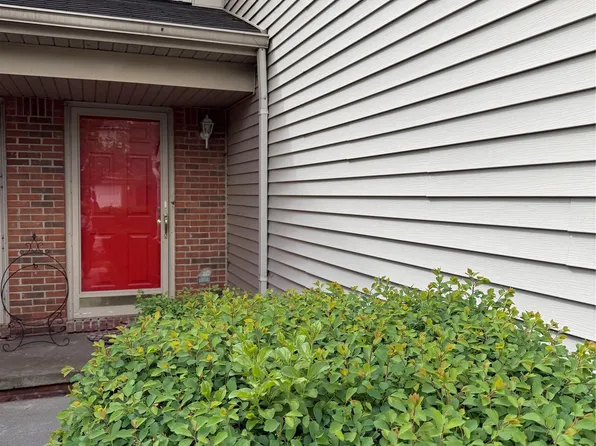 17469 Gateway Cir, Southfield, MI 48075
