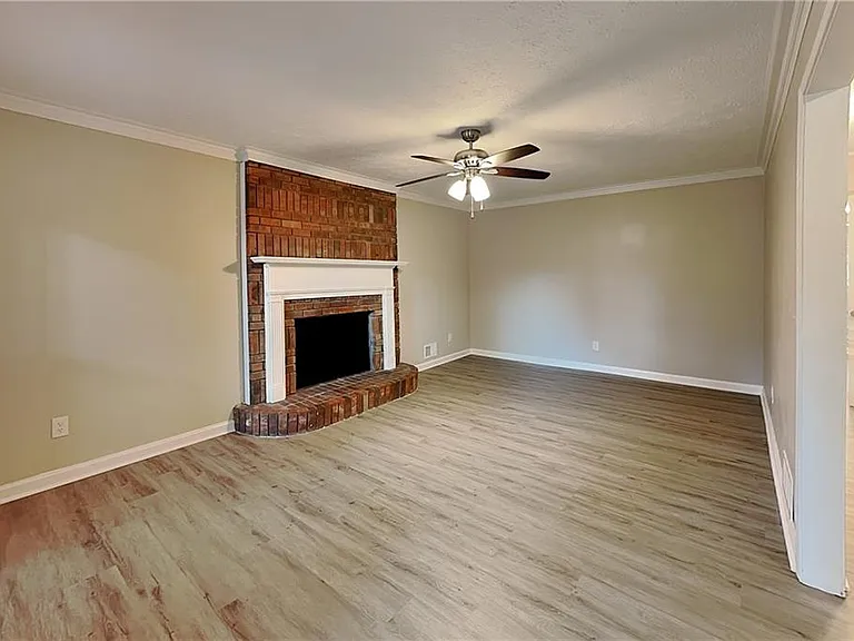 2090 Moccasin Way SW — Photo 3
