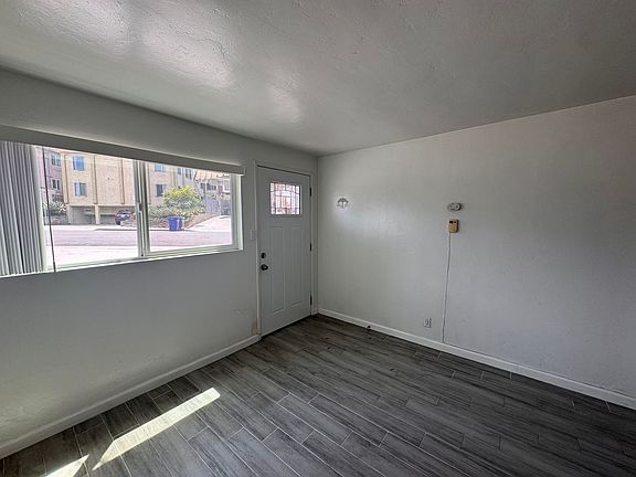 4th image of 4378 Rialto St #4378