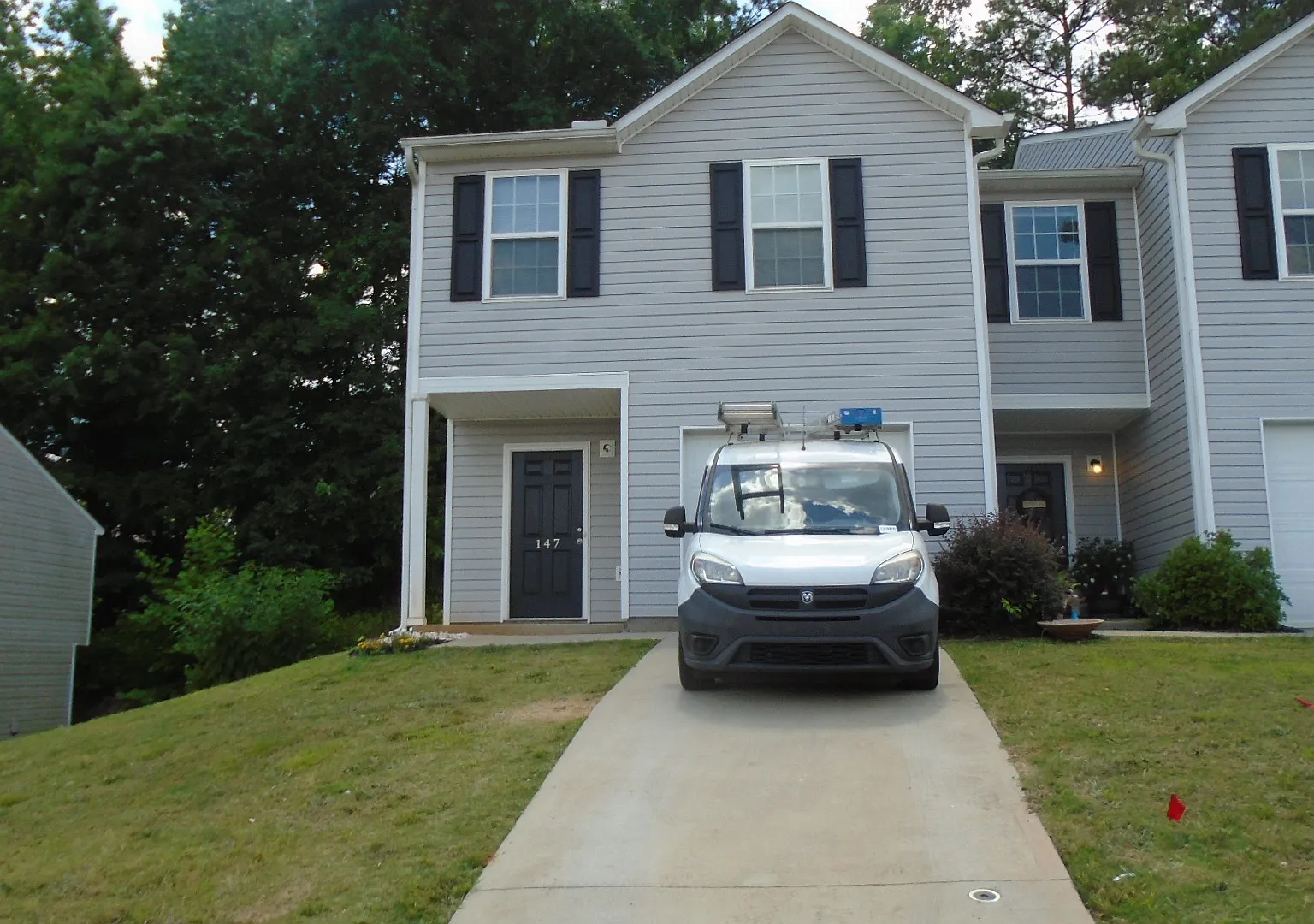 3 bed, 2.5 bath, $1,600 — Photo 1