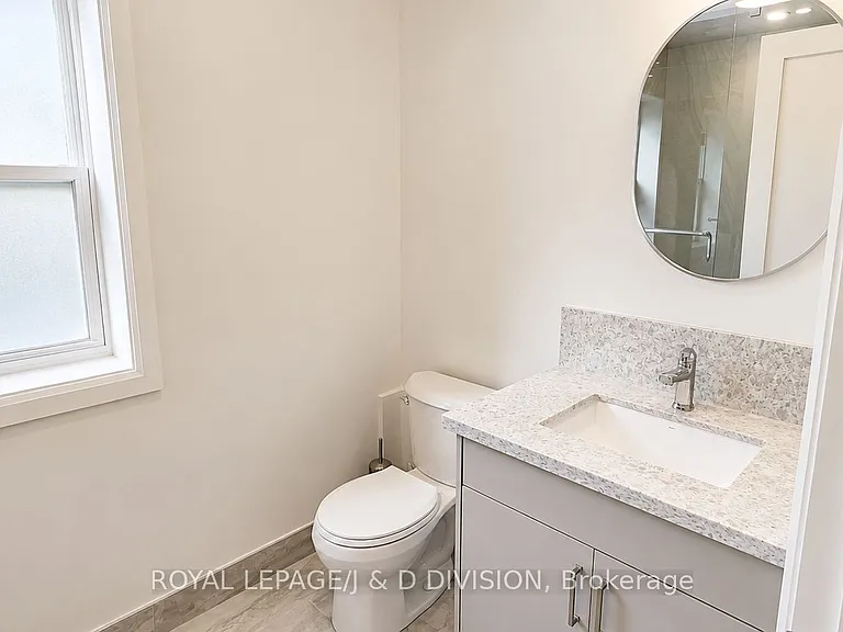 2579 Yonge St #202 — Photo 18