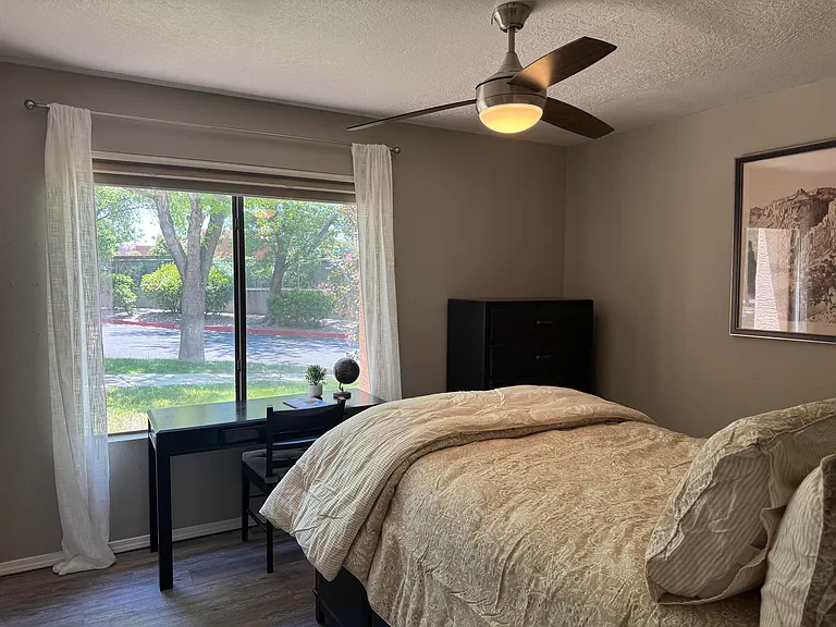 10241 Las Casitas Ct NE — Photo 6