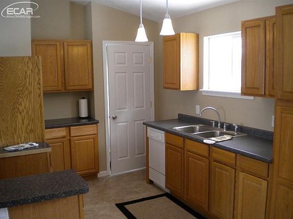 2nd image of 9134 Maplewood Dr