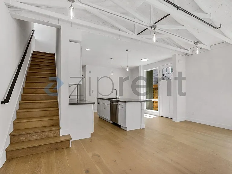 10213 40th Ave SW #C — Photo 20
