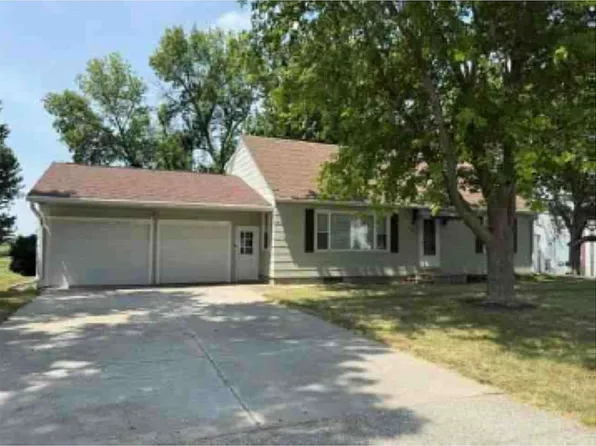 403 4th Ave SW, West Bend, IA 50597