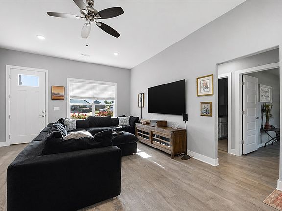 4th image of 458 N Yona Ln