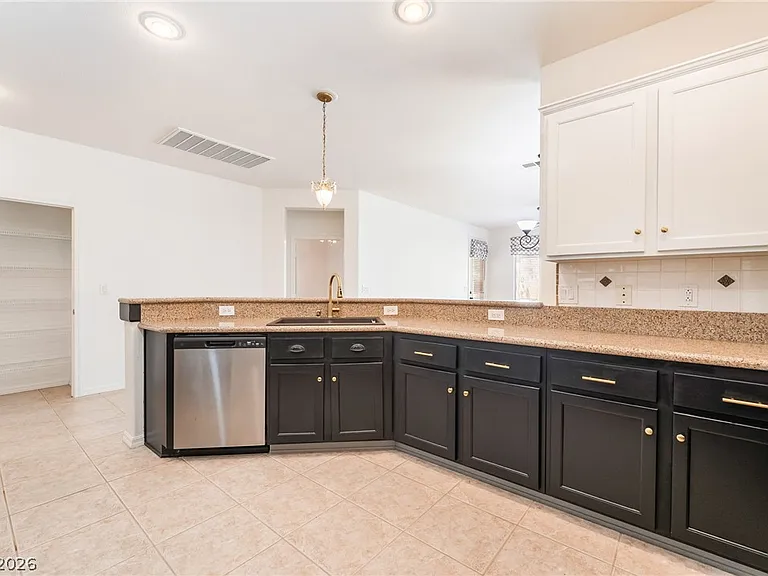 5389 Progresso St — Photo 11