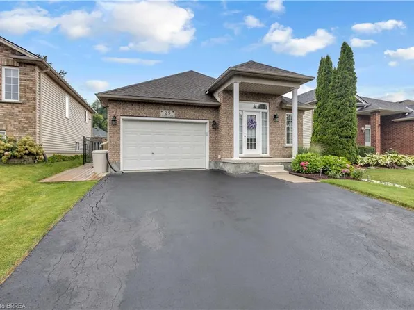 25 Sudds Ln, Brantford, ON N3T 6M5