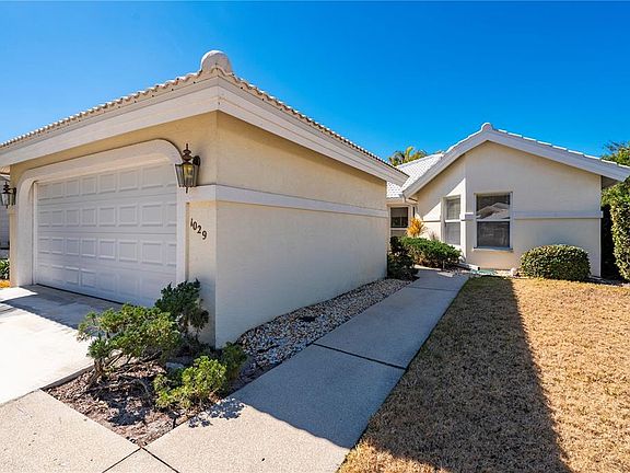 3rd image of 1029 HARBOR TOWN DRIVE
