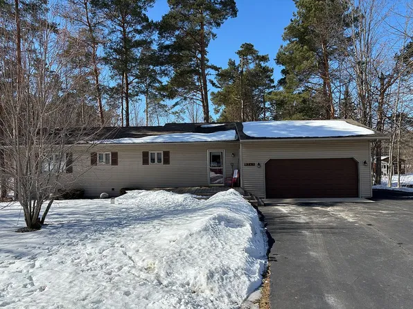 9769 Pineneedle Ln, Williamsburg, MI 49690