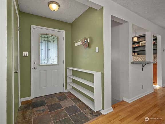 3rd image of 4004 E 14th Street