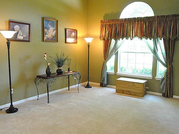4th image of 407 Monarch Oak Dr
