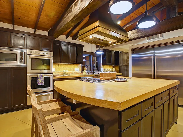 2570 Nichols Canyon Rd — Photo 16