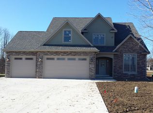 3844 Derry Dr, Saint Joseph, MI 49085