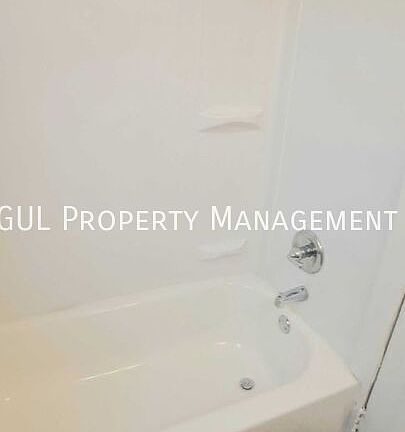 5th image of 5516 S Grand Blvd #2N