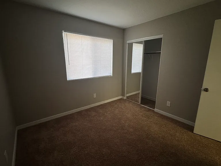 7447 Palermo Ave — Photo 16