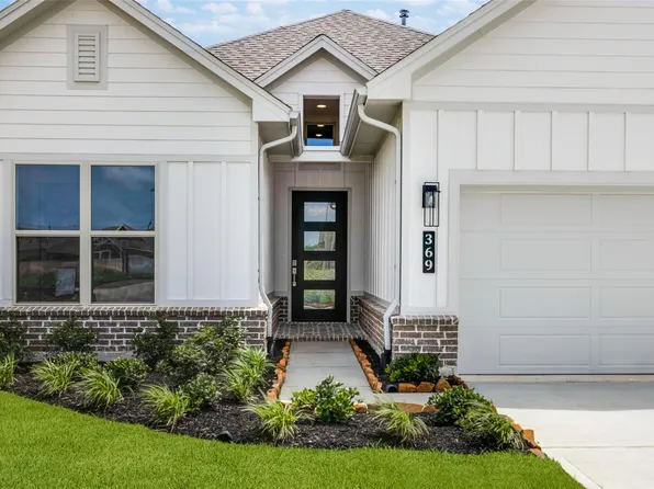 369 Covey Ln, Sealy, TX 77474