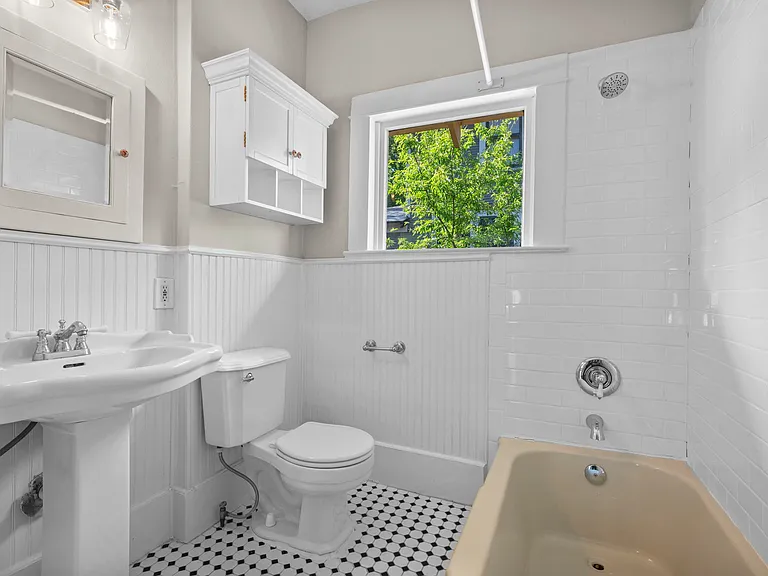 1715 College Ave — Photo 10