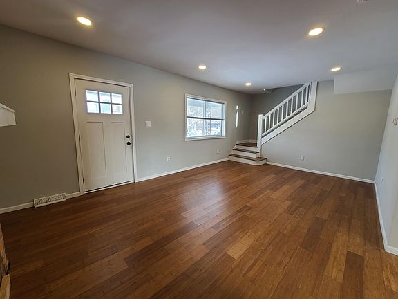2nd image of 827 E 4th Ave