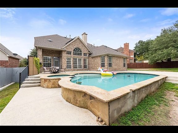 3rd image of 1912 Mulligan Dr