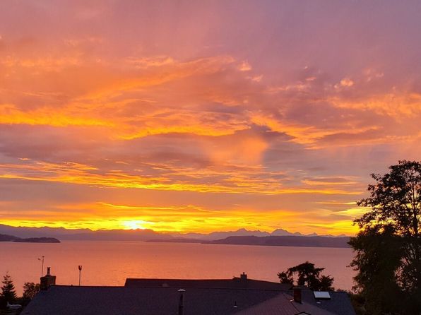 1252 N Canterbury Lane, Oak Harbor, WA 98277