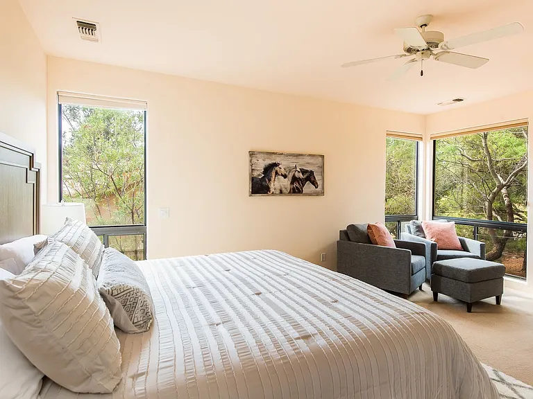 165 Quartz Dr — Photo 16