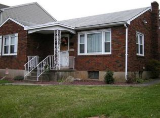 1090 Easton Rd, Hellertown, PA 18055