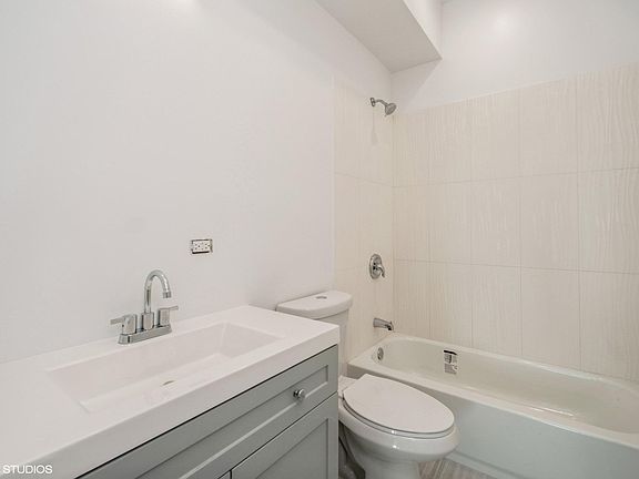 5th image of 639 W 18th St #4R
