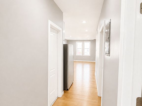 5th image of 229 21st St Floor 2