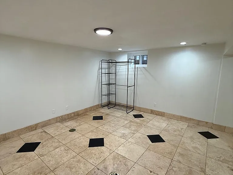 807 Londonderry Dr — Photo 25